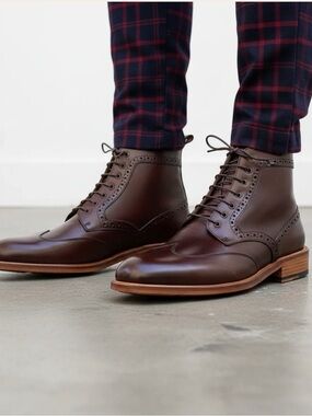 Men's Brown Leather Wingtip Lace-Up Boots
